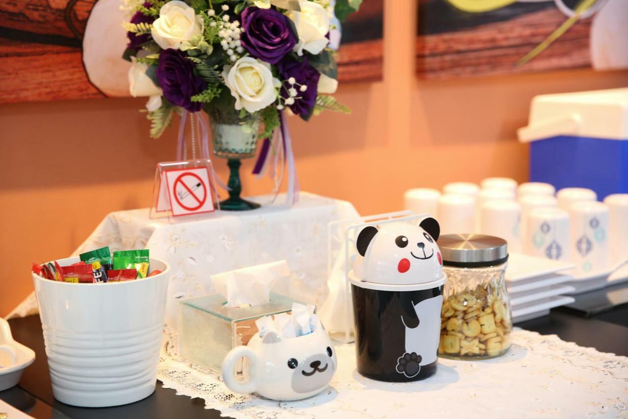 Lucky Panda Hotel Chiang Mai Exteriör bild