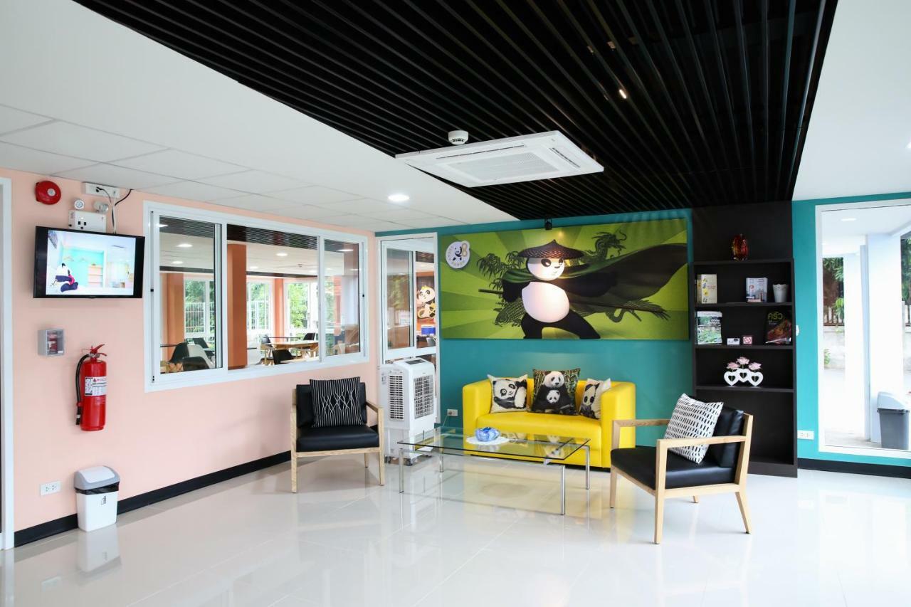 Lucky Panda Hotel Chiang Mai Exteriör bild